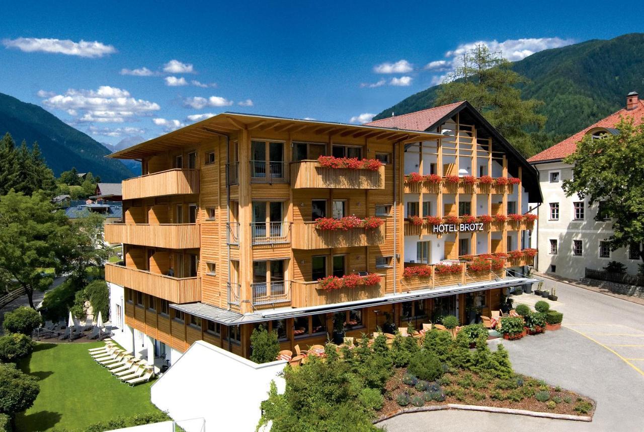 Hotel Broetz Разун-ди-Сотто Экстерьер фото